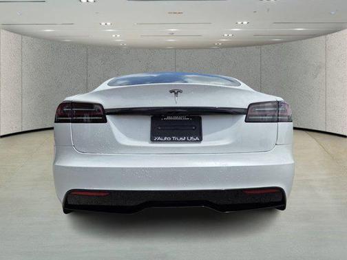 Pearl White Multi-Coat 2023 Tesla Model S Base