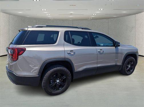 2022 GMC Acadia AWD AT4