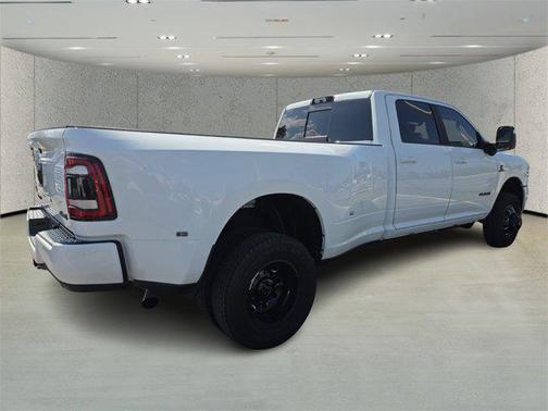 2024 RAM 3500 Laramie Crew Cab 4x4 8' Box