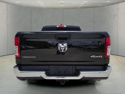 Diamond Black Crystal Pearlcoat 2023 RAM 1500 Big Horn/Lone Star