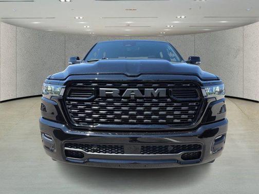 Diamond Black Crystal Pearlcoat 2026 RAM 1500 Big Horn/Lone Star