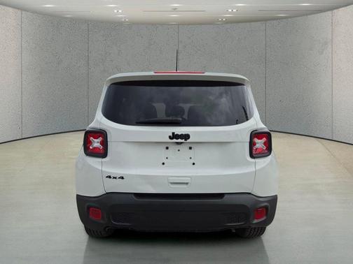 Alpine White Clearcoat 2022 Jeep Renegade Altitude