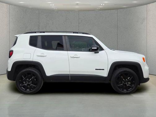 Alpine White Clearcoat 2022 Jeep Renegade Altitude