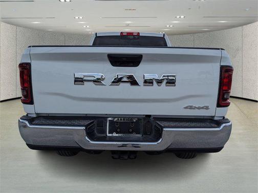 2025 RAM 2500 Tradesman Crew Cab 4x4 6'4' Box