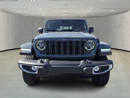 2026 Jeep Gladiator Sahara 4x4
