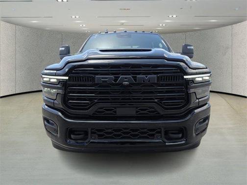 2025 RAM 3500 Laramie Crew Cab 4x4 8' Box