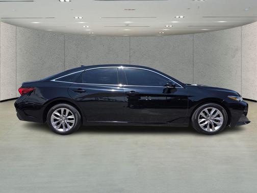 Midnight Black Metallic 2021 Toyota Avalon XLE
