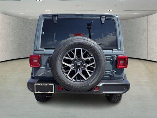 Anvil Clearcoat 2026 Jeep Wrangler 4-Door Sahara 4x4