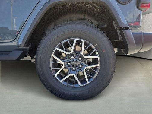 Anvil Clearcoat 2026 Jeep Wrangler 4-Door Sahara 4x4