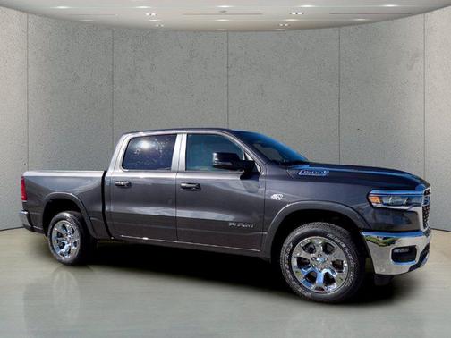 Granite Crystal Metallic Clearcoat 2027 RAM 1500 Big Horn/Lone Star