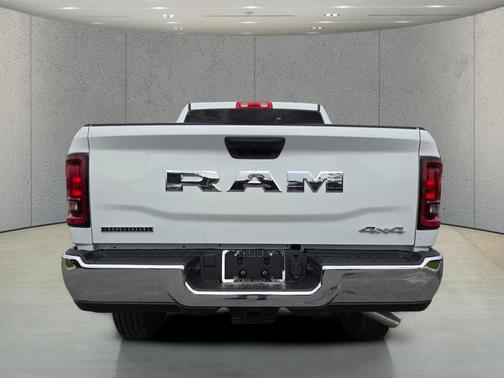 Bright White Clearcoat 2026 RAM 2500 Big Horn Crew Cab 4x4 6'4' Box