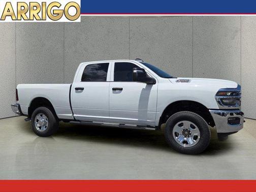 Bright White Clearcoat 2026 RAM 2500 Tradesman Crew Cab 4x4 6'4' Box