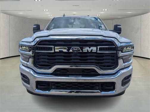 2025 RAM 2500 Tradesman Crew Cab 4x4 8' Box