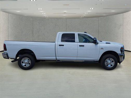 2025 RAM 2500 Tradesman Crew Cab 4x4 8' Box