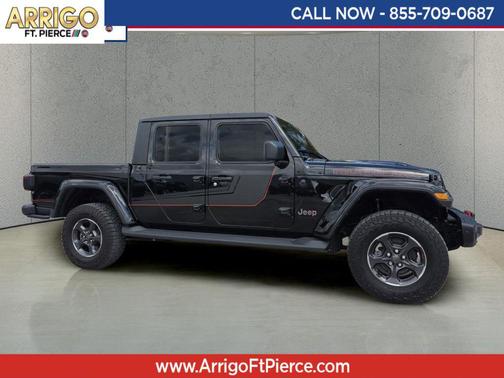 Black Clearcoat 2023 Jeep Gladiator Rubicon