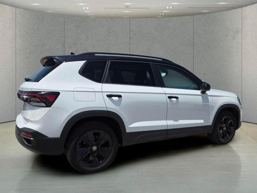 Pure White 2025 Volkswagen Taos 1.5T SE Black