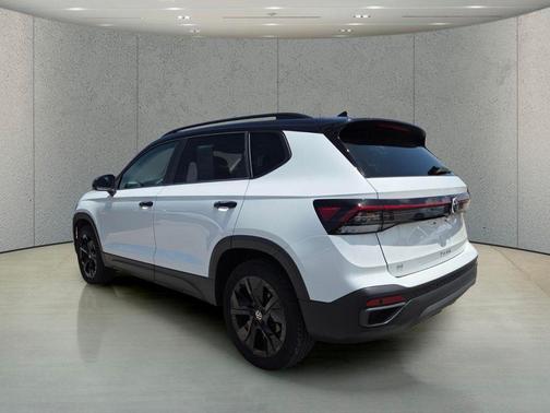 Pure White 2025 Volkswagen Taos 1.5T SE Black