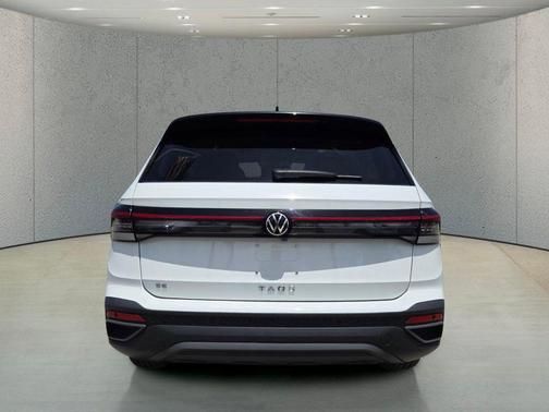 Pure White 2025 Volkswagen Taos 1.5T SE Black
