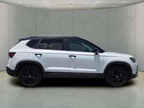 Pure White 2025 Volkswagen Taos 1.5T SE Black