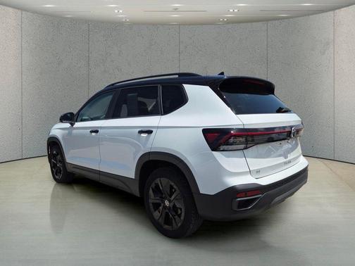 Pure White 2025 Volkswagen Taos 1.5T SE Black
