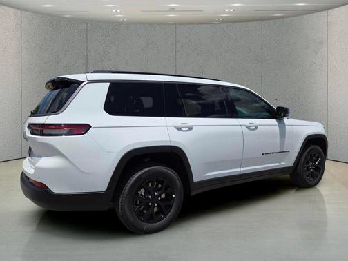 Bright White Clearcoat 2026 Jeep Grand Cherokee L Altitude