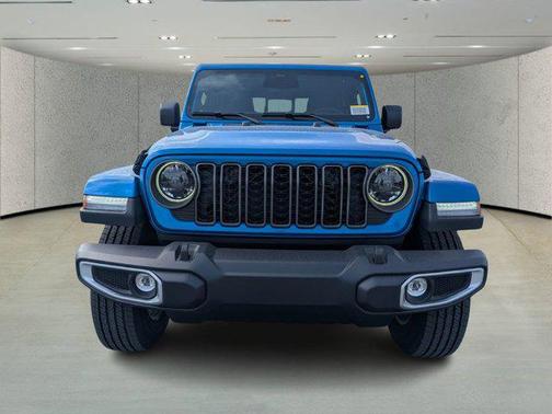 2026 Jeep Gladiator Sahara 4x4