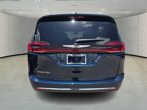 2025 Chrysler Pacifica L