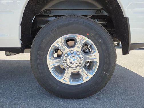 Bright White Clearcoat 2026 RAM 2500 Big Horn Crew Cab 4x4 6'4' Box