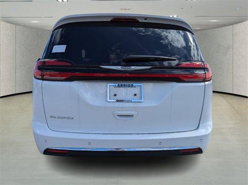 2025 Chrysler Pacifica L