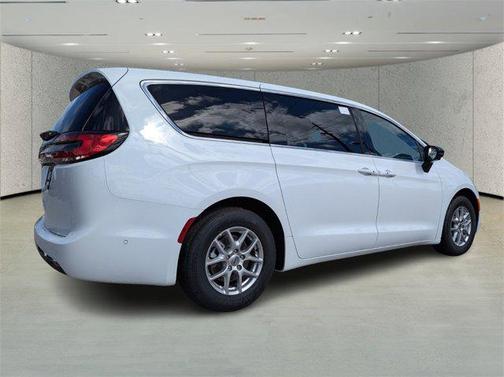 2025 Chrysler Pacifica L
