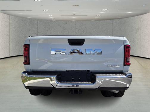 Bright White Clearcoat 2026 RAM 3500 Tradesman Crew Cab 4x4 8' Box