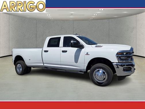 Bright White Clearcoat 2026 RAM 3500 Tradesman Crew Cab 4x4 8' Box