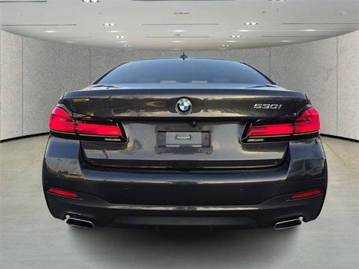 2021 BMW 530 530i