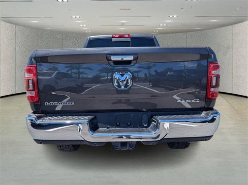 Granite Crystal Metallic Clearcoat 2020 RAM 2500 Laramie Crew Cab 4x4 6'4' Box