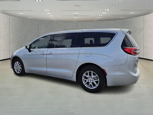 Silver Mist Clearcoat 2024 Chrysler Pacifica Touring L
