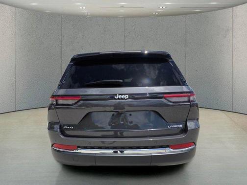 Baltic Gray Metallic Clearcoat 2026 Jeep Grand Cherokee Altitude