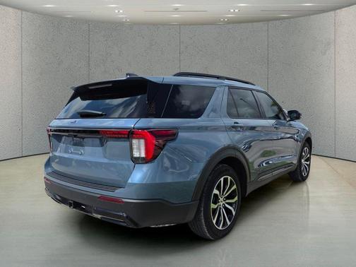 Vapor Blue Metallic 2025 Ford Explorer ST-Line
