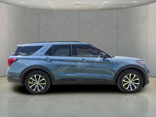 Vapor Blue Metallic 2025 Ford Explorer ST-Line