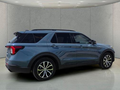 Vapor Blue Metallic 2025 Ford Explorer ST-Line