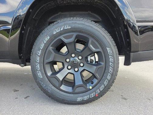 Diamond Black Crystal Pearlcoat 2026 RAM 1500 Big Horn/Lone Star