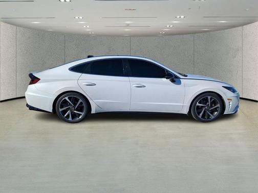 Quartz White 2022 Hyundai SONATA SEL Plus