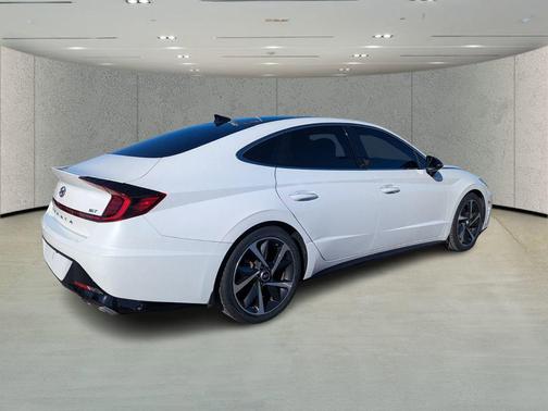 Quartz White 2022 Hyundai SONATA SEL Plus