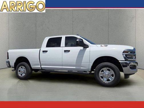Bright White Clearcoat 2026 RAM 2500 Tradesman Crew Cab 4x4 6'4' Box