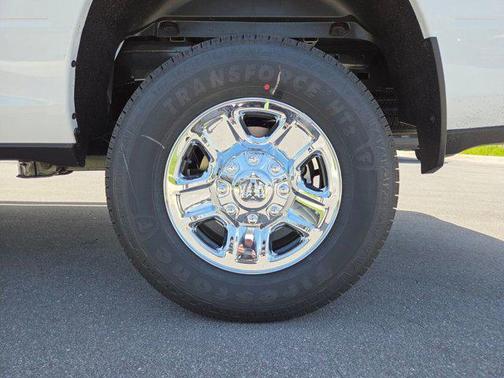 Bright White Clearcoat 2026 RAM 2500 Tradesman Crew Cab 4x4 6'4' Box