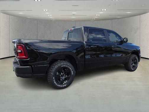 Diamond Black Crystal Pearlcoat 2026 RAM 1500 Warlock Crew Cab 4x4 5'7' Box