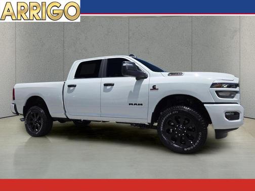Bright White Clearcoat 2026 RAM 2500 Big Horn Crew Cab 4x4 6'4' Box