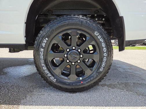 Bright White Clearcoat 2026 RAM 2500 Big Horn Crew Cab 4x4 6'4' Box