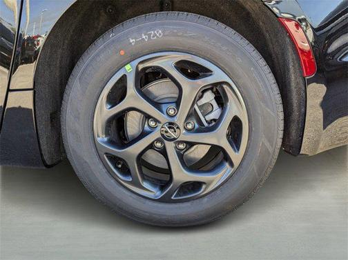 2025 Chrysler Pacifica Hybrid Premium S Appearance Pkg