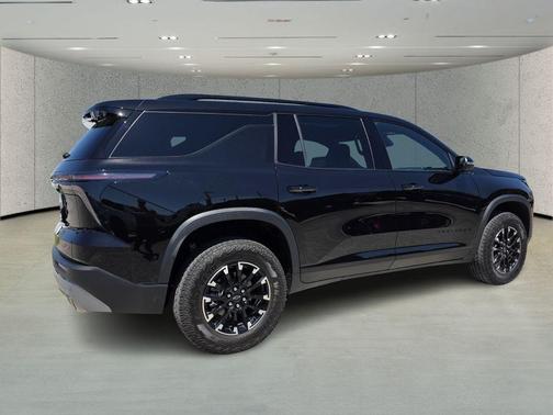 Mosaic Black Metallic 2024 Chevrolet Traverse AWD Z71