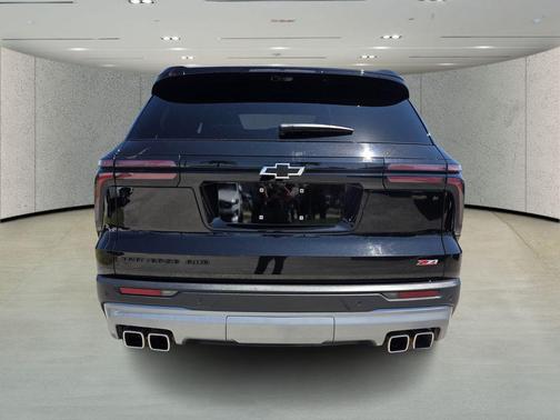 Mosaic Black Metallic 2024 Chevrolet Traverse AWD Z71